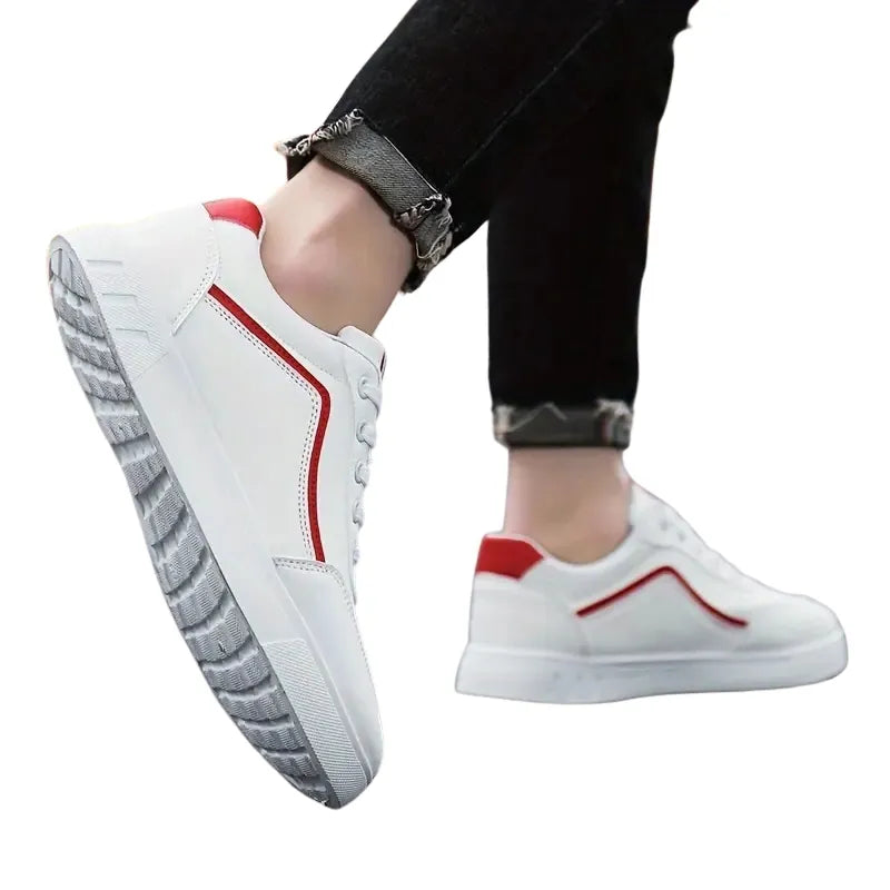 Sneakers Blanches avec Détail Rouge